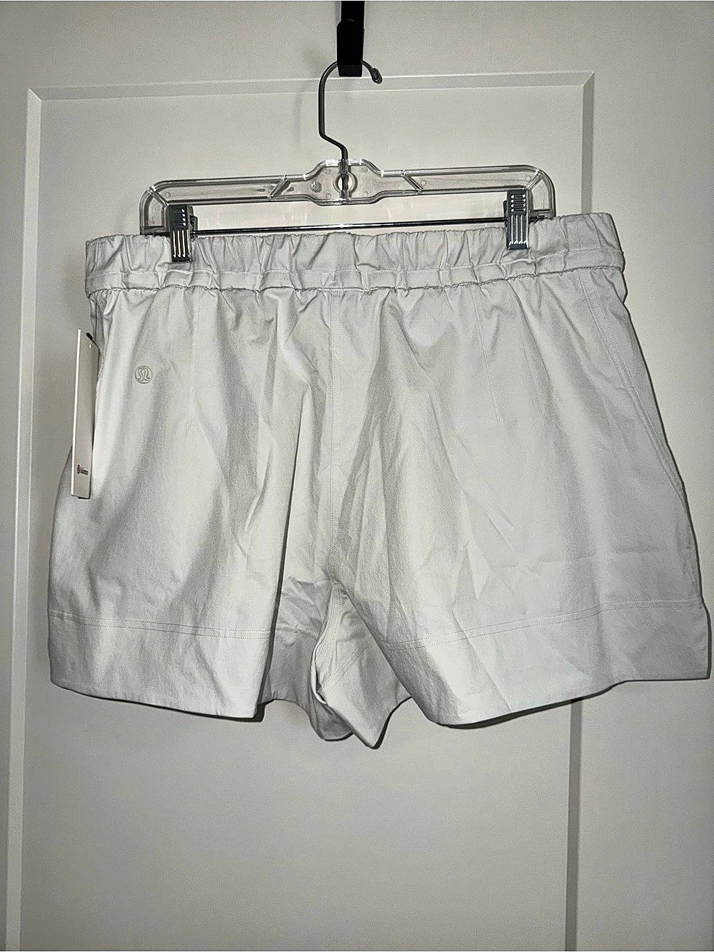 NWT lululemon Cinchable Waist HR Woven Short 3.5"